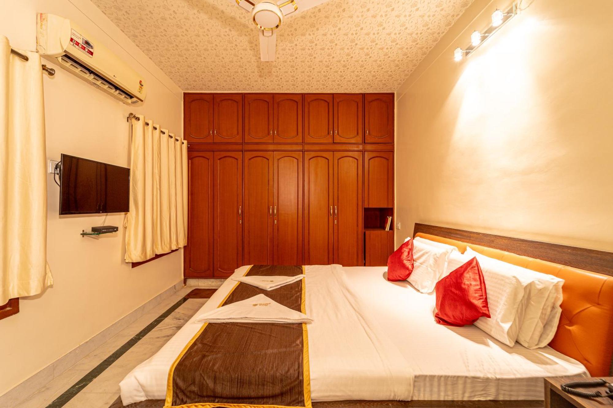 Seasons Suites - Hbr Bangalore Habitación foto