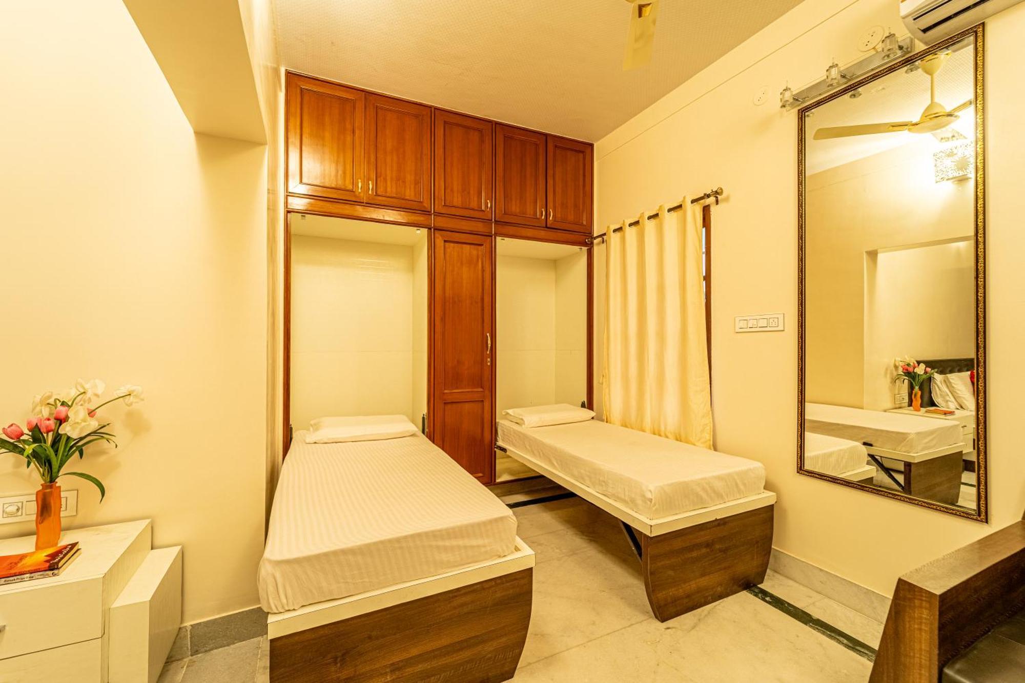 Seasons Suites - Hbr Bangalore Habitación foto