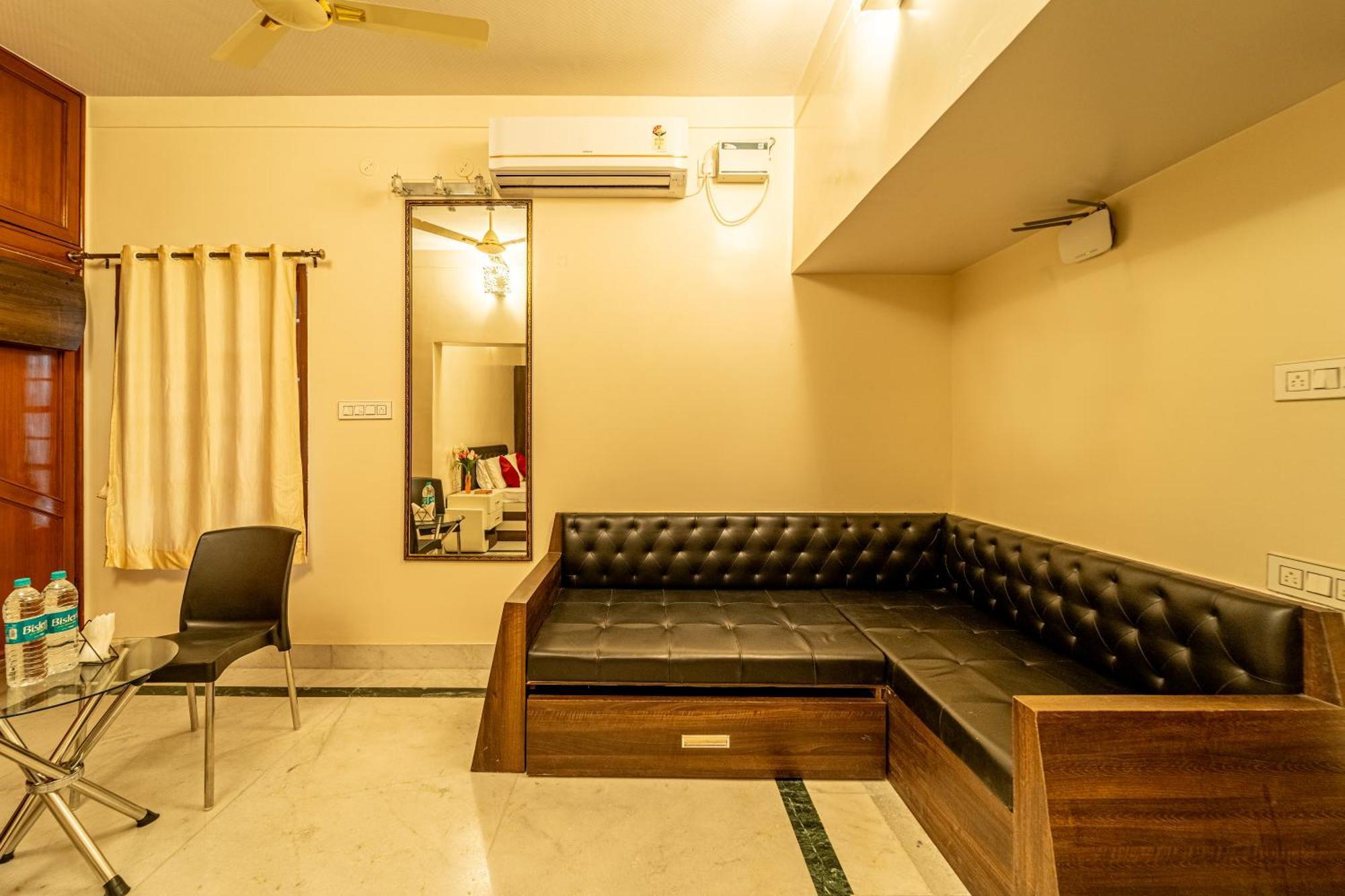 Seasons Suites - Hbr Bangalore Habitación foto