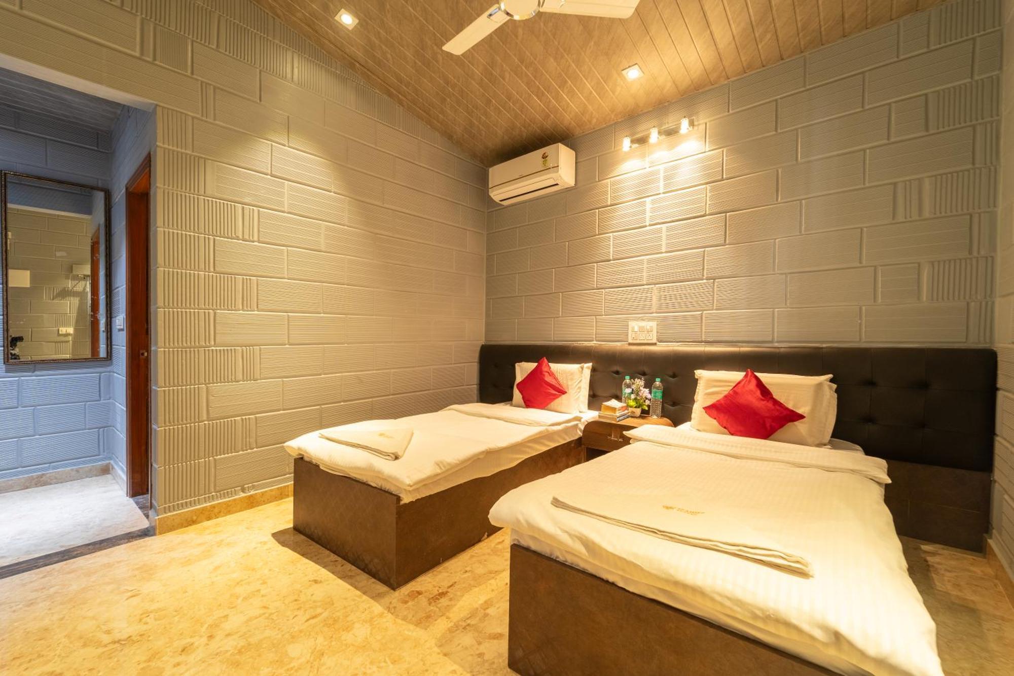 Seasons Suites - Hbr Bangalore Habitación foto