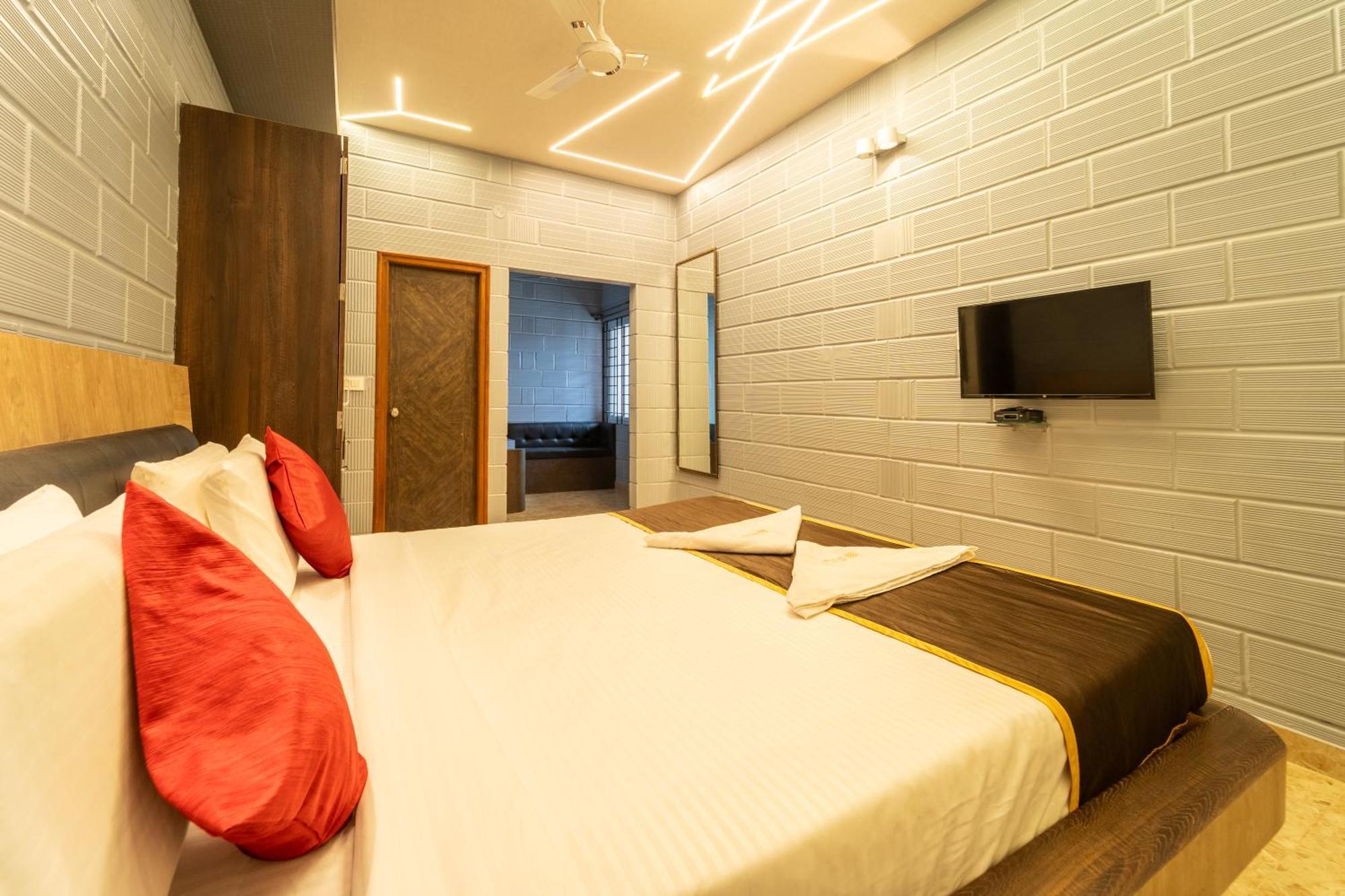 Seasons Suites - Hbr Bangalore Habitación foto